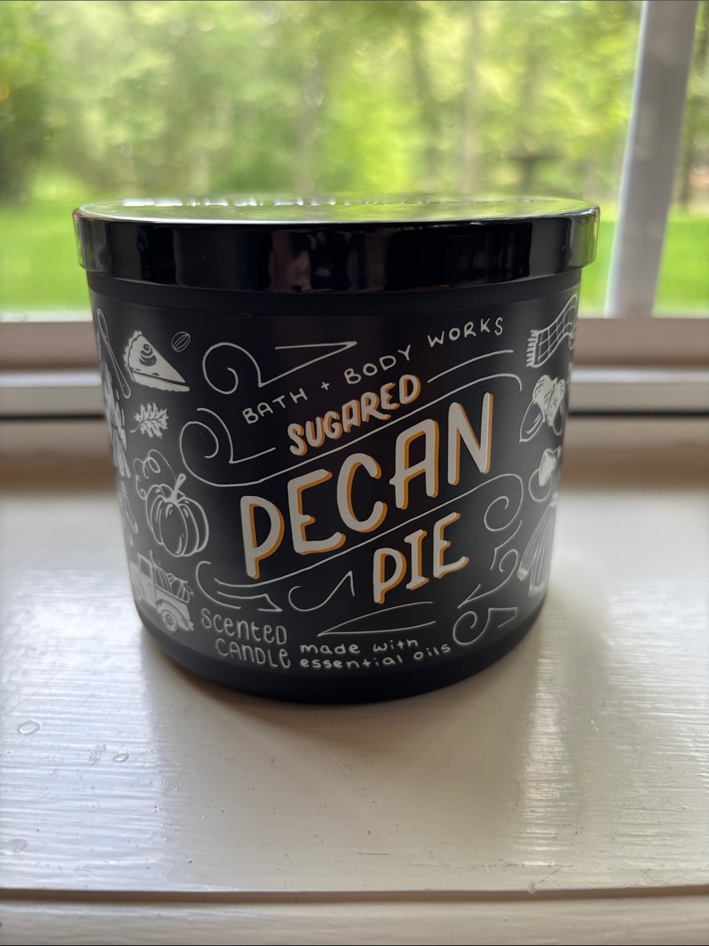 Bath & Body Works White Barn Scented Candle "Sugared Pecan Pie" 14.5 Oz Unused - Picture 6 of 6